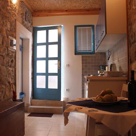 Lira - Studio Apartment Trogir Eksteriør billede