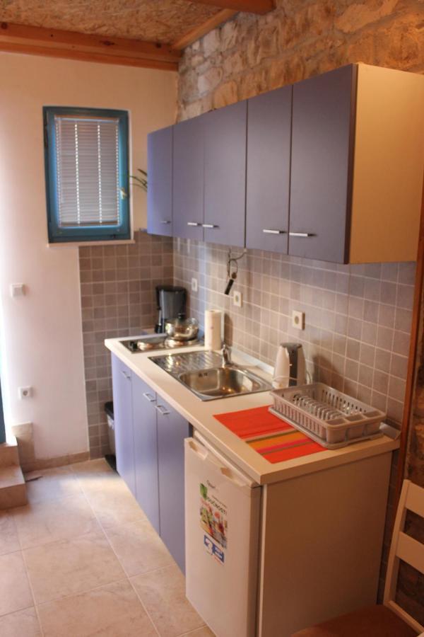 Lira - Studio Apartment Trogir Eksteriør billede