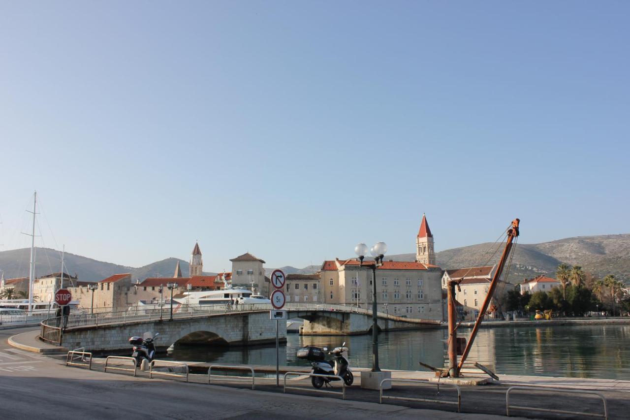 Lira - Studio Apartment Trogir Eksteriør billede