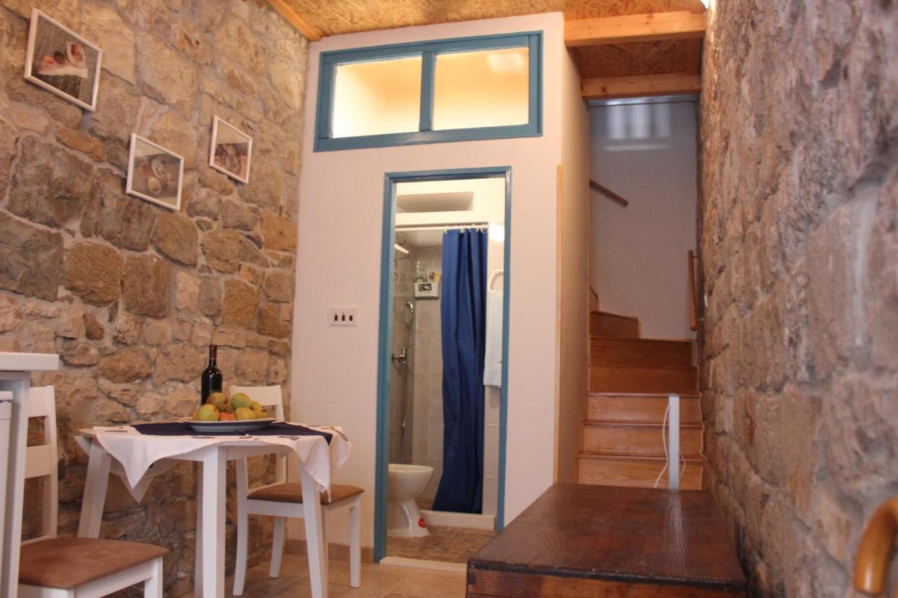 Lira - Studio Apartment Trogir Eksteriør billede