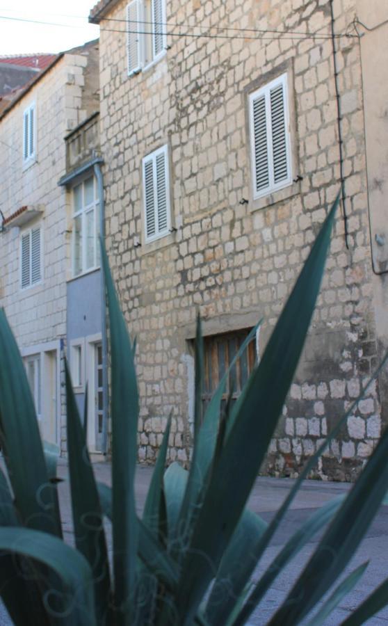 Lira - Studio Apartment Trogir Eksteriør billede